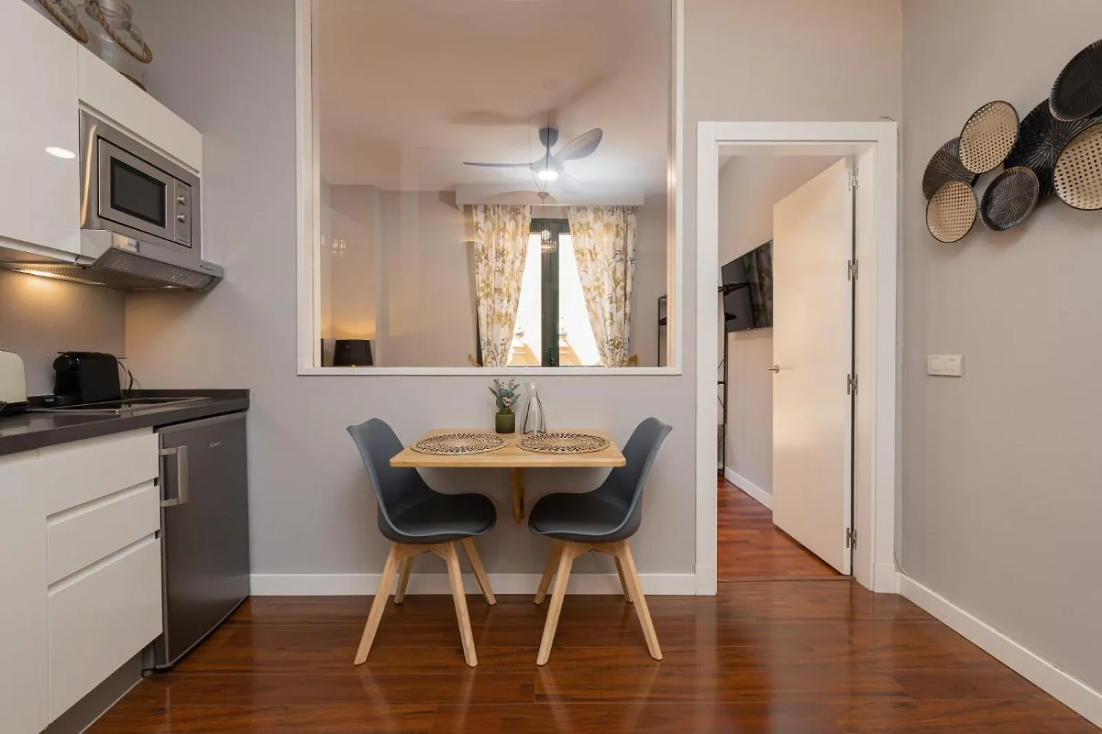 Cathedral Suites - City Center Apartment Малага