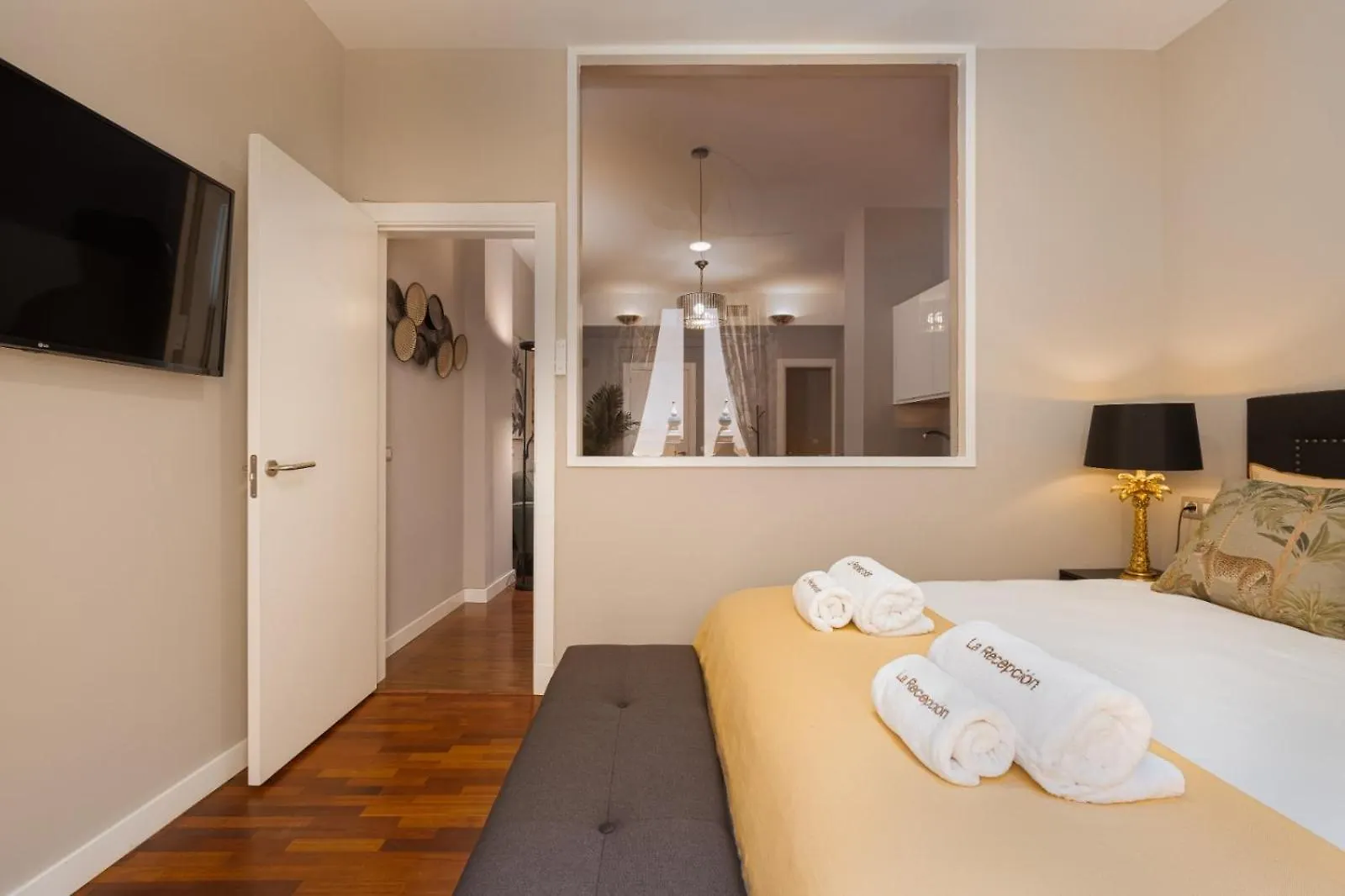 Cathedral Suites - City Center Apartment Малага