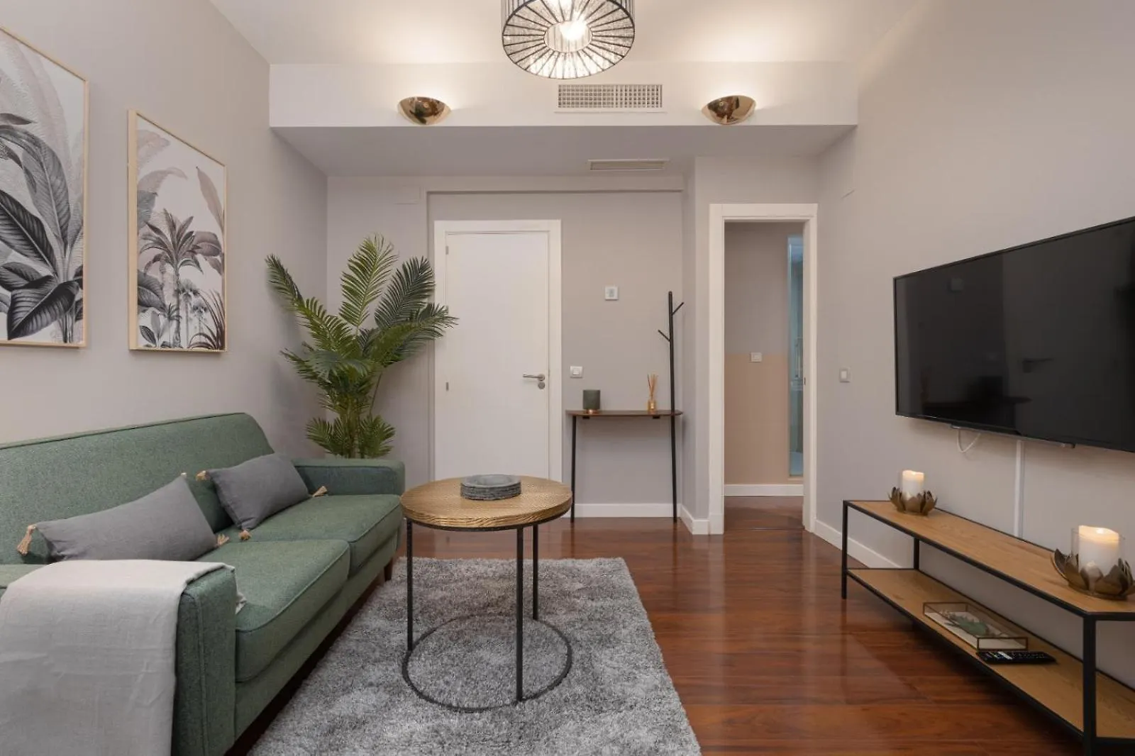 Cathedral Suites - City Center Apartment Малага