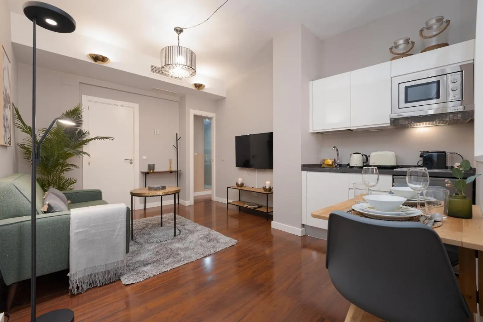 Cathedral Suites - City Center Apartment Малага 0*,  Испания