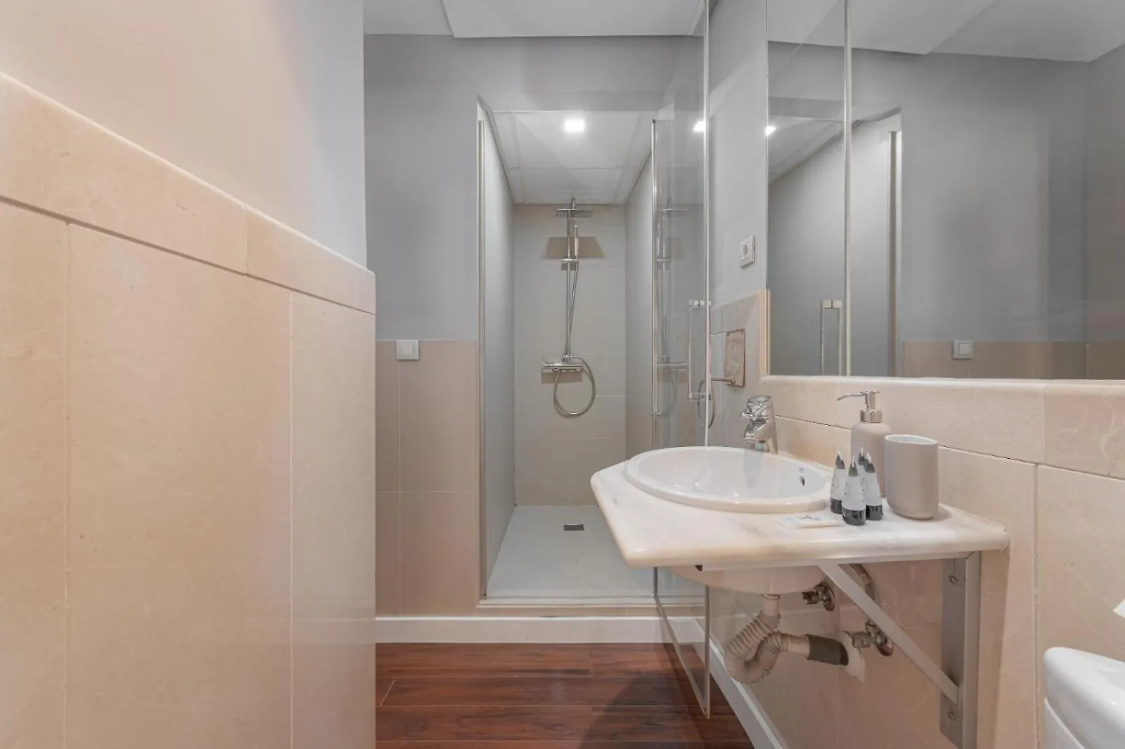 Cathedral Suites - City Center Apartment Малага 0*,