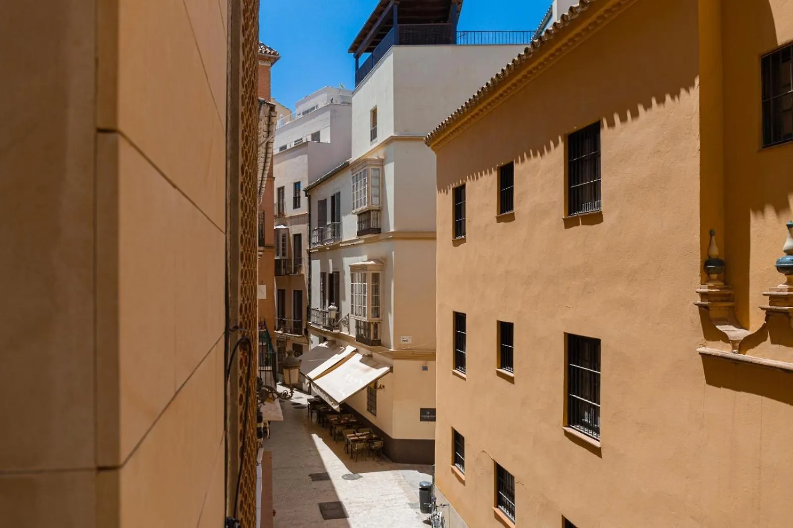 Cathedral Suites - City Center Apartment Малага