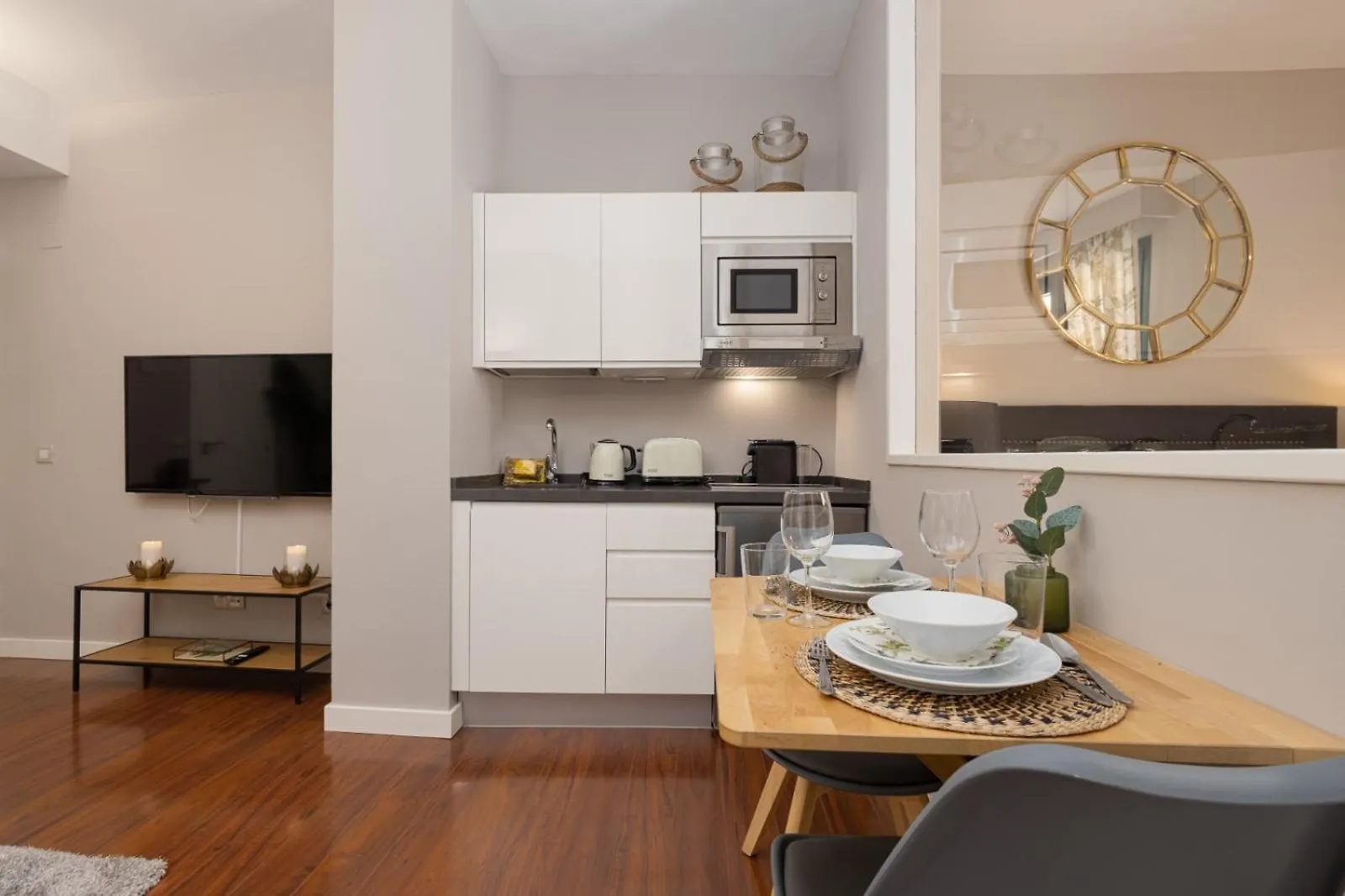 Cathedral Suites - City Center Apartment Малага Испания