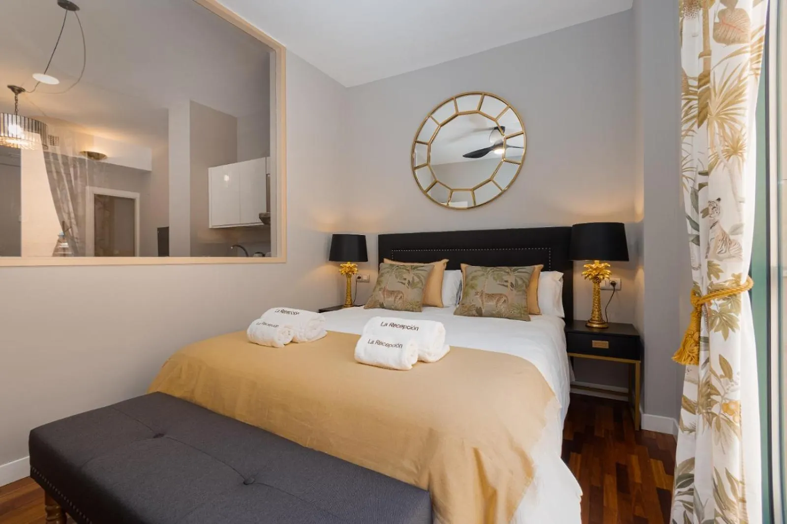 Cathedral Suites - City Center Apartment Малага Испания