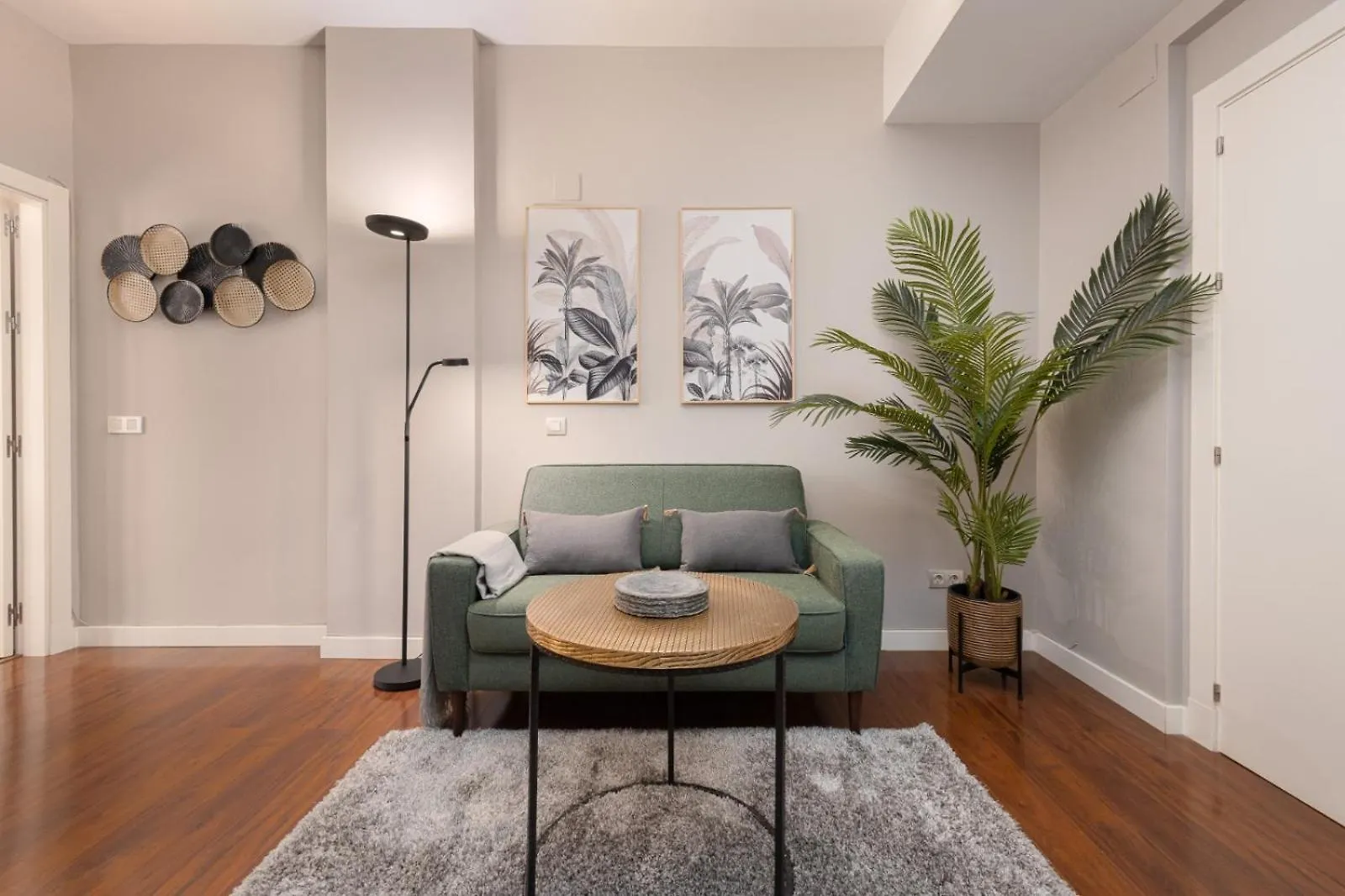 Cathedral Suites - City Center Apartment Малага